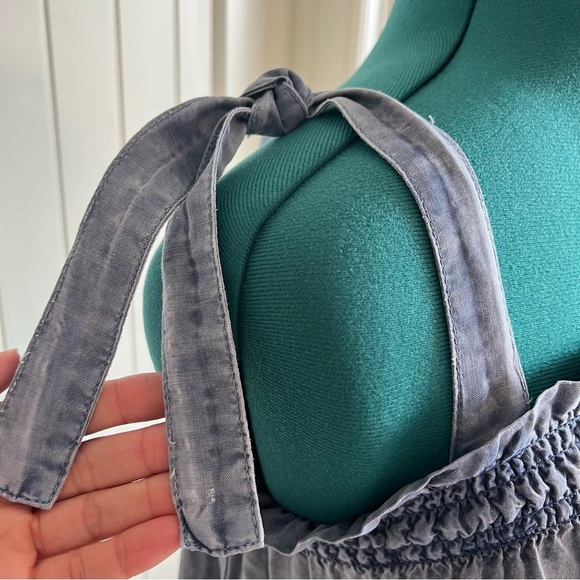 2/$30 Anthropologie Cloth and Stone Blue Smocked Sleeveless Crop Top - Picture 4 of 13